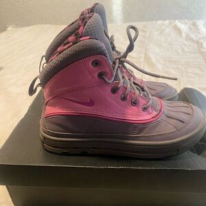 Nike Pink and Gray ACG Winter Boots w Original Box